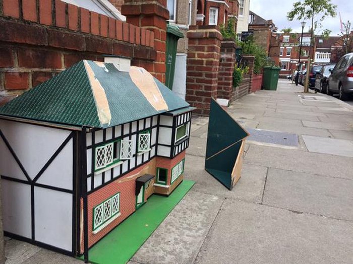 I found the last affordable house in West Hampstead, in a prime position on Holmdale Rd. May need some repairs via @timcheese